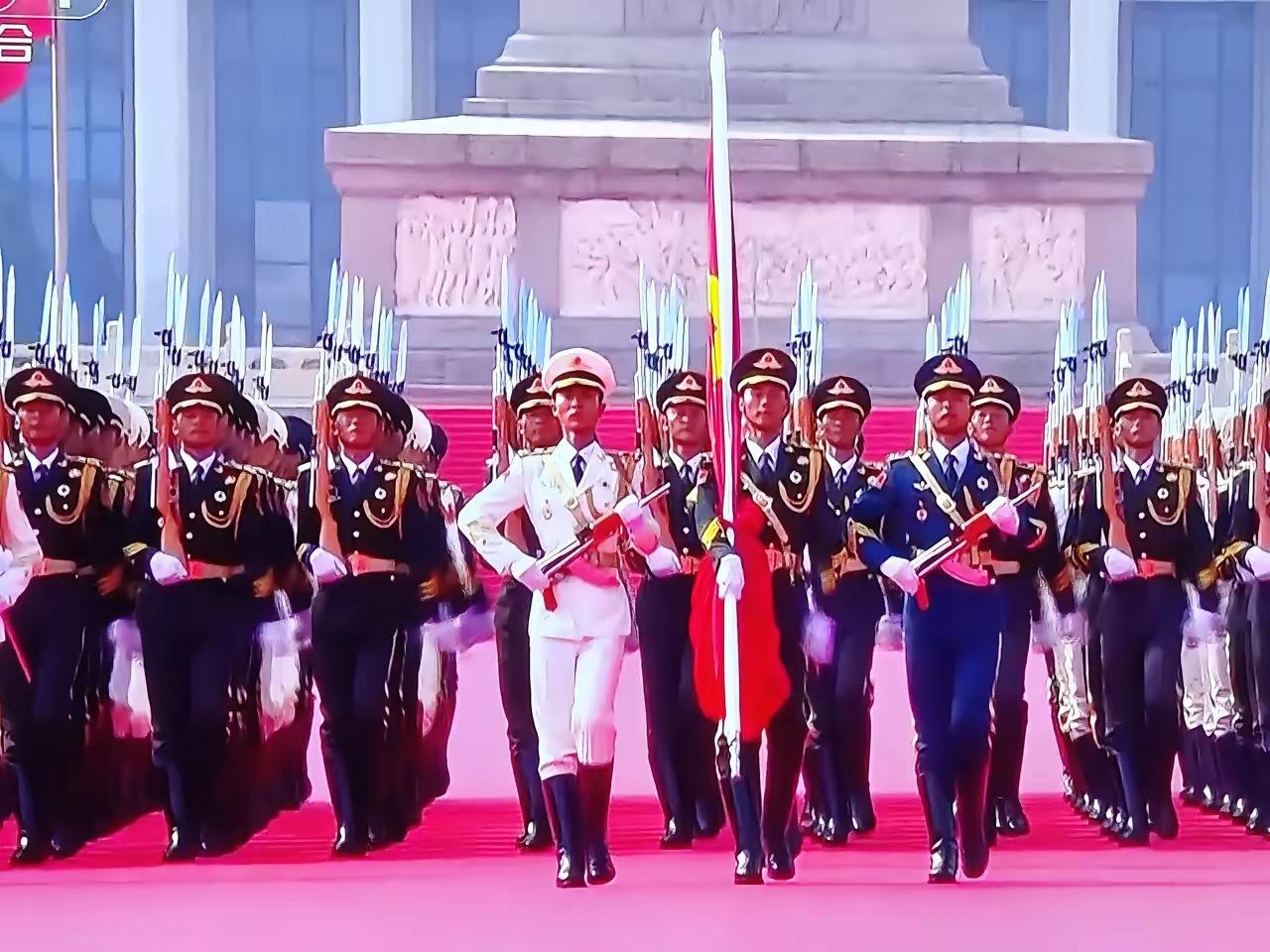 中国国防部向世界通告：解放军全时待战，随时能战，战之必胜！引美西方高度关注最