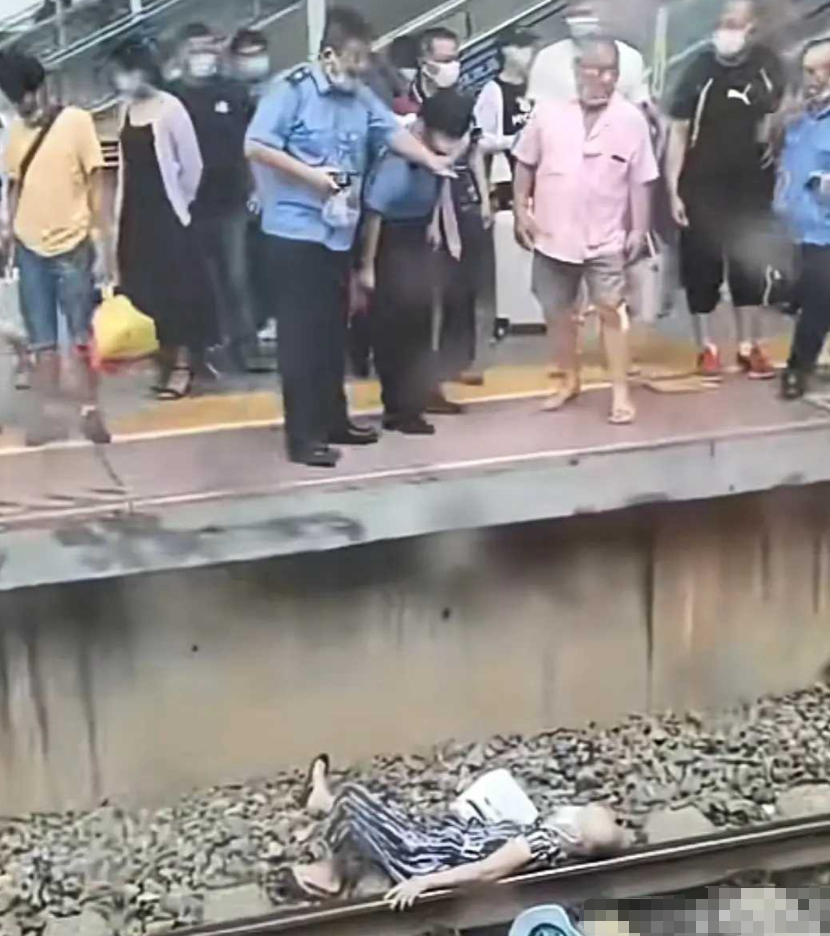 这种情况怎么没人敢救？