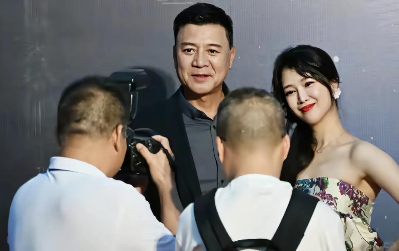 奚望职业生涯，刘之冰扮演着重要角色，不是亲生父女却似亲生父女奚望能在演艺圈走到