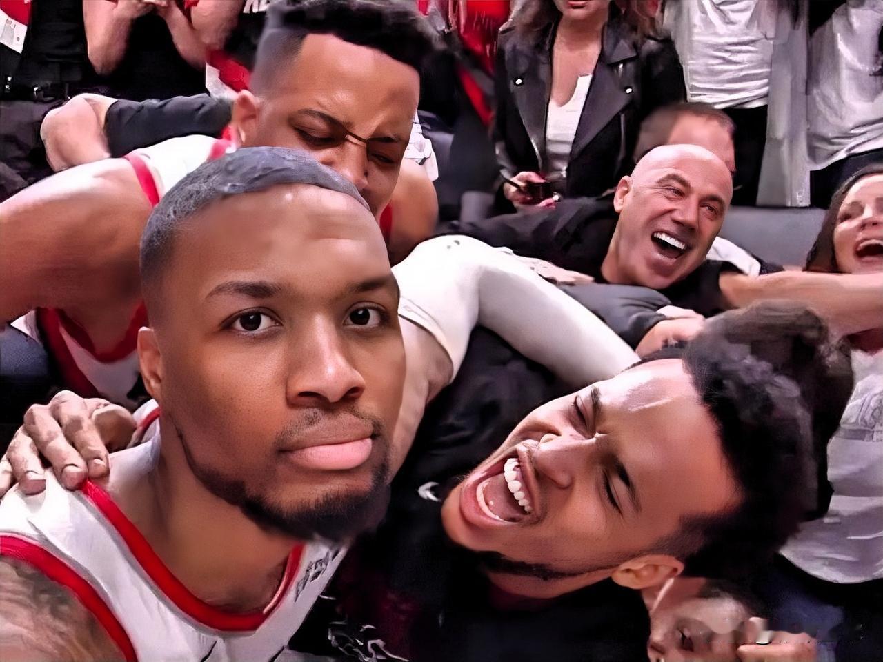 开拓者门面球星利拉德终于说出了心里话！近日利指导在采访中谈到重返开拓者时说道