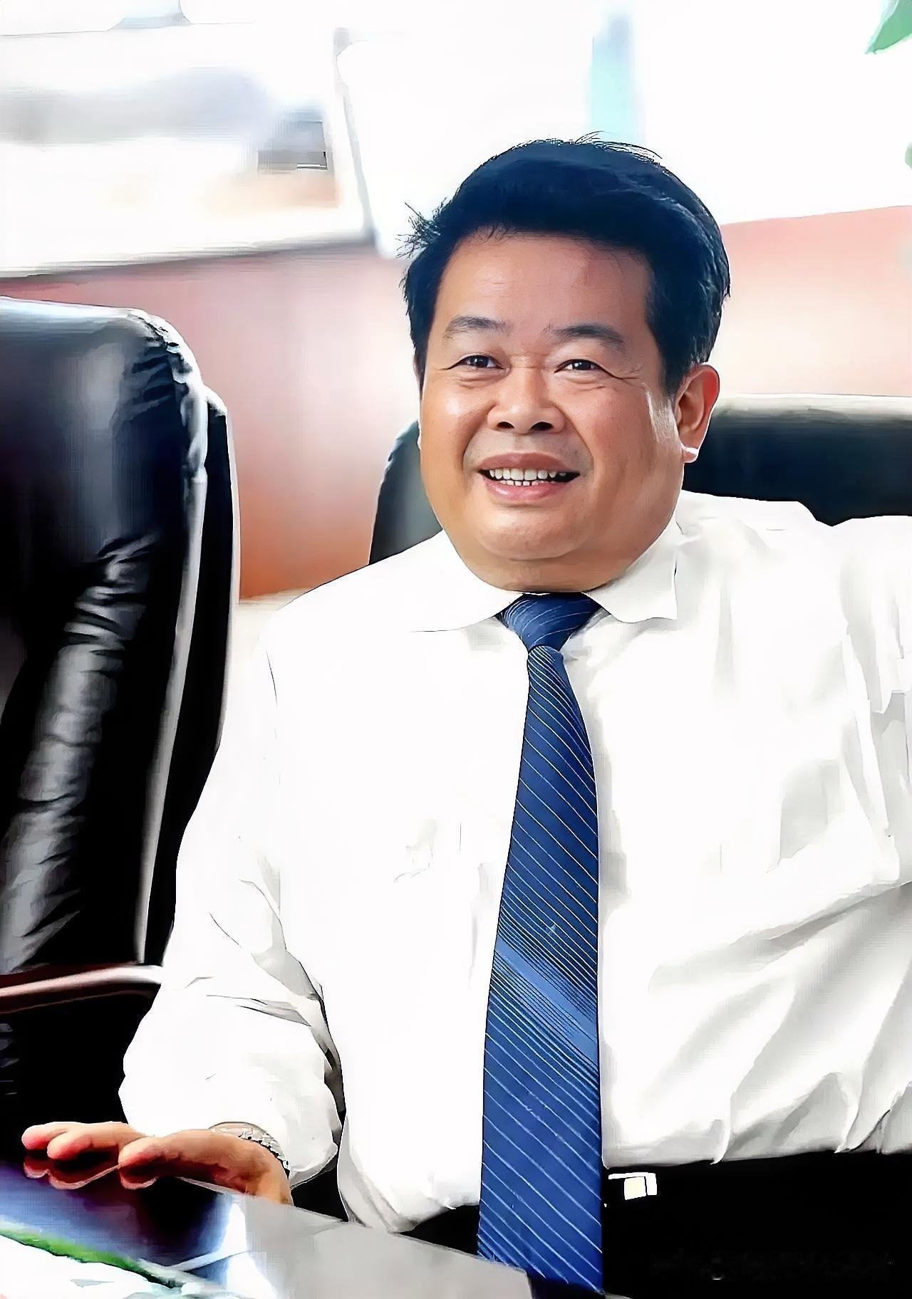 同样是做实体的同样是同龄人看看曹德旺安排接班人，就比王健林水平高多了。一