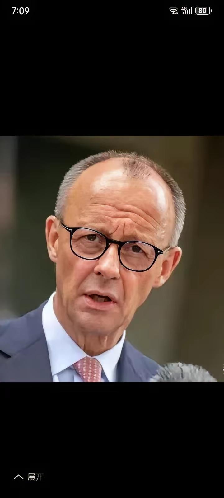 默茨强硬表态：欧盟900亿援乌贷款必须立刻给！4月14日，德国总理默茨公开喊