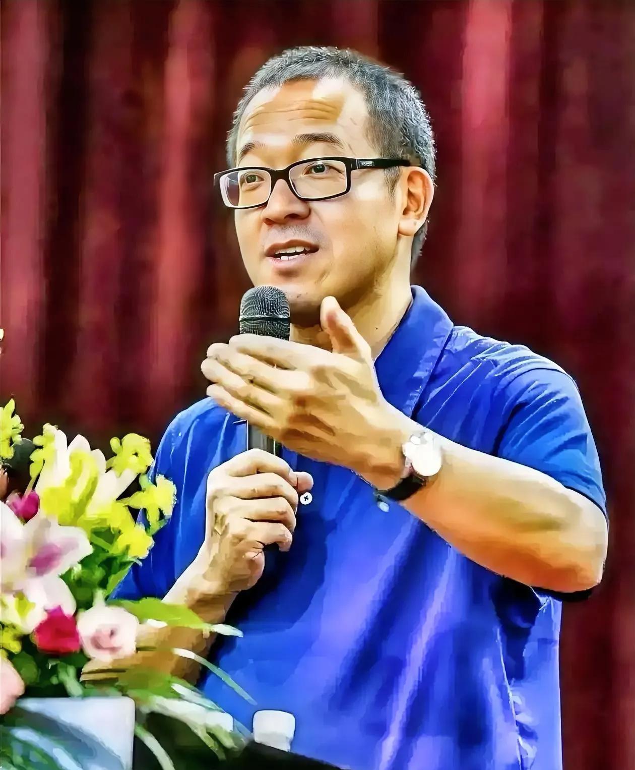 俞敏洪说：来自爸爸的三次撑腰，换来孩子一辈子的抬头:第一次：当孩