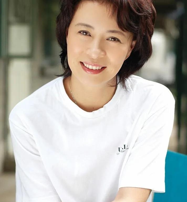 回顾演员刘佳：37年婚姻零绯闻，儿子成骄傲，幸福秘诀何在她是国家一级演员。曾