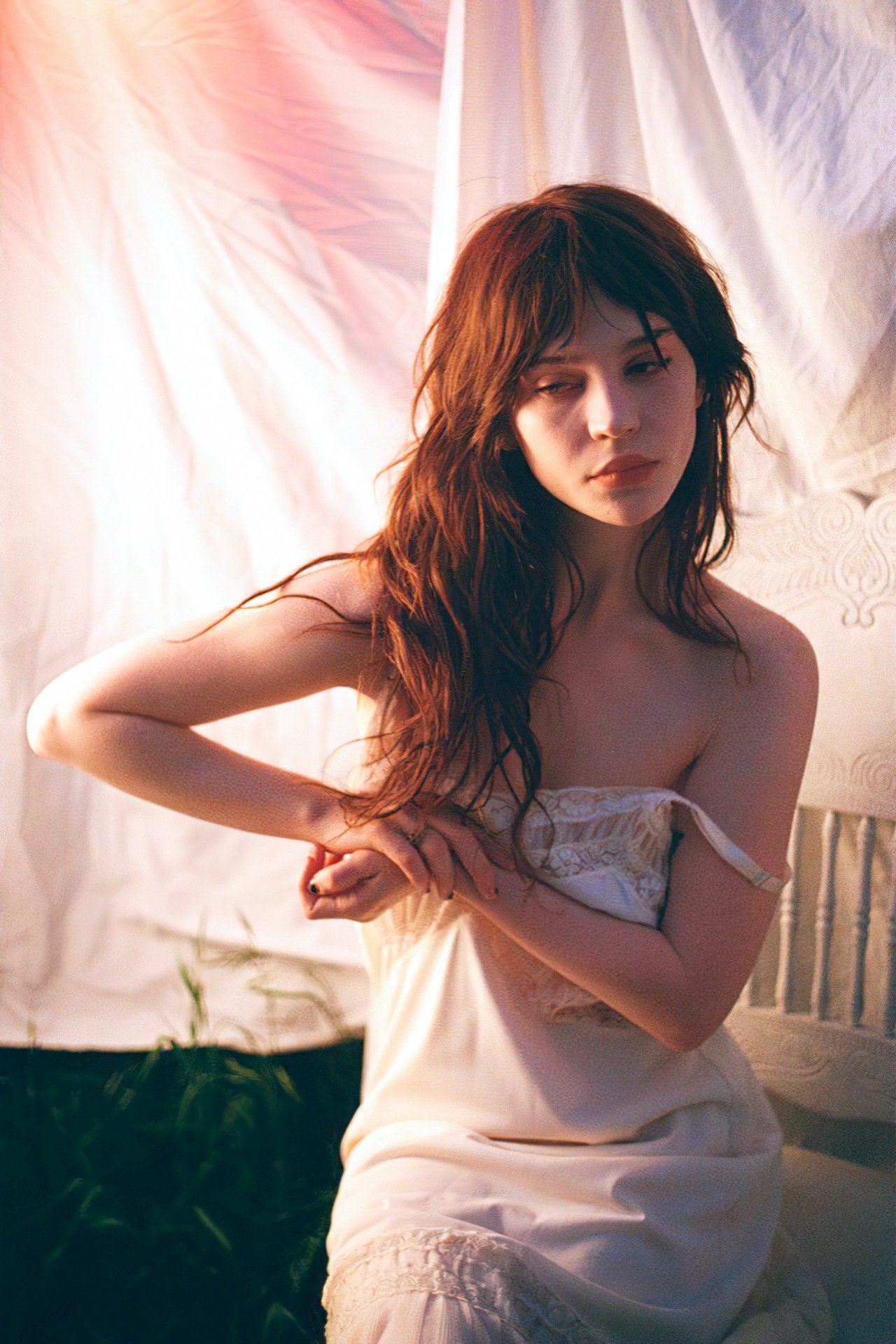 索菲·撒切尔的一张照片~摄影师是她的姐姐艾玛·撒切尔🐰​​​