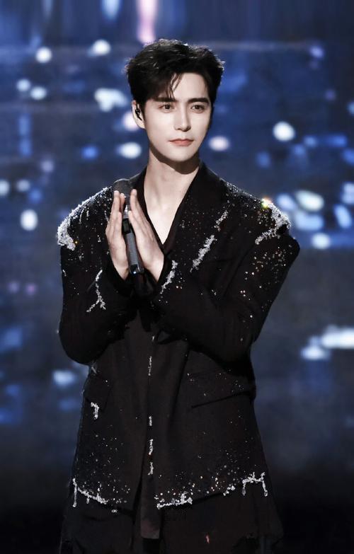 《声鸣远扬2025》总决赛，张卓尔搭档阿云嘎合唱《地心》斩获亚军，赛后他直言阿云