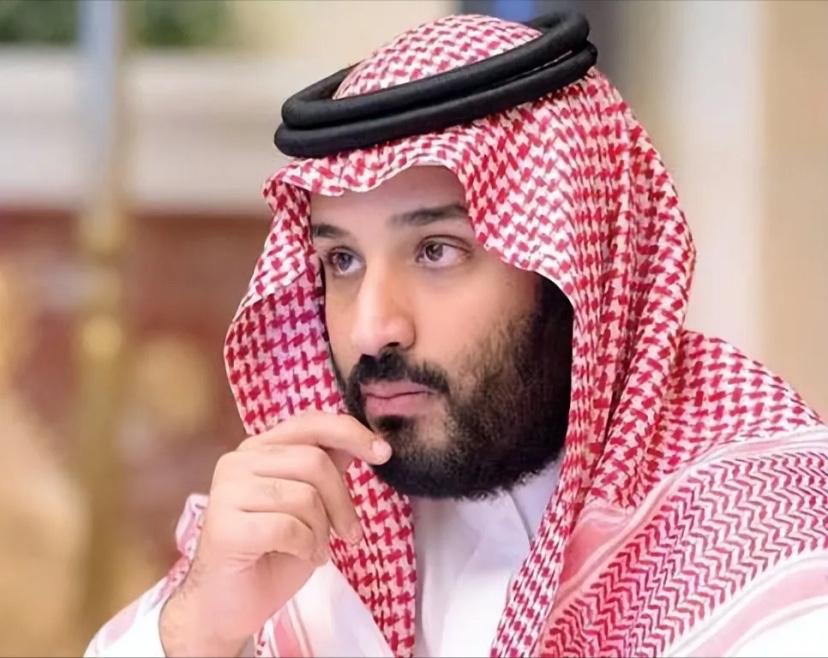 据英国《金融时报》报道，目前沙特、阿联酋、科威特和卡塔尔正在讨论终止与美国的合同