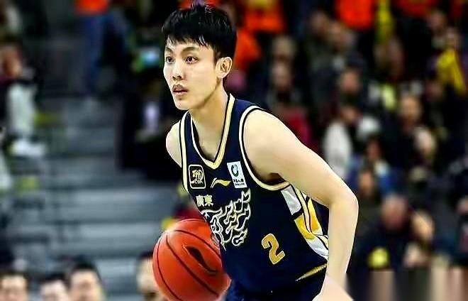 一个得了带状疱疹，一个临阵伤了。这剧本，你告诉我怎么打？输了球，网上骂声一片