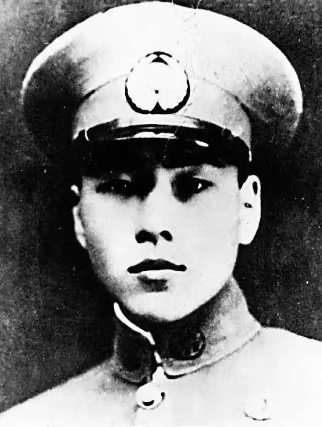 1943年，24岁的中国空军飞行员周志开，击落2架日军飞机后，又打中了第3架敌机