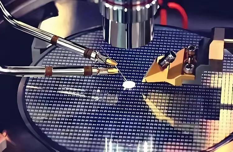 1. 日本加强半导体出口管控中国突破技术实现反向卡脖：日本加强半导体关键材料（