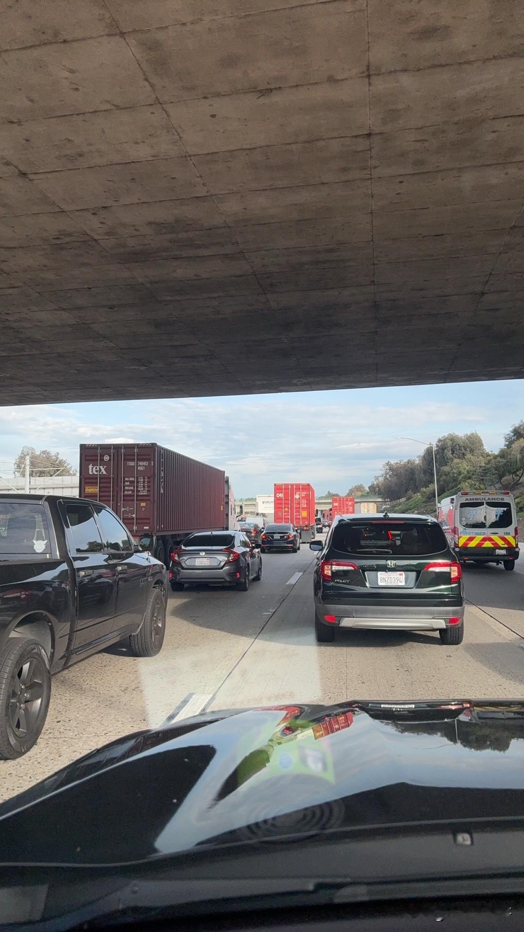 全美有九个州全部下调个人所得税根据美国税务基金会（TaxFou