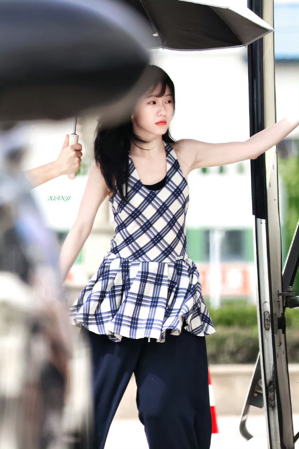 包上恩《炽夏》今日份路透✨我想象中自己齐刘海儿就长这样​​​