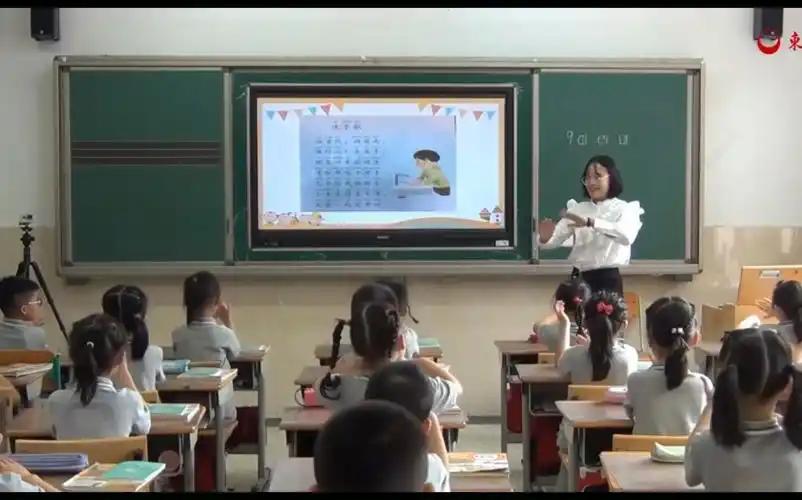 幼儿园不让学拼音，一年级老师默认你会；一二年级不学英语，三年级一上来就让你英文自