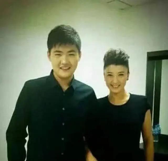 中戏毕业证在手，林傲霏却等了闫学晶十年转账。星二代的光环，有时是道催命符。他