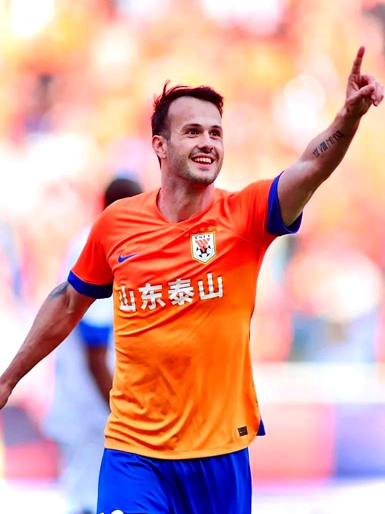 可以说他是一员福将山东泰山临时主教练韩鹏赛后高度评价外援卡扎，称其为