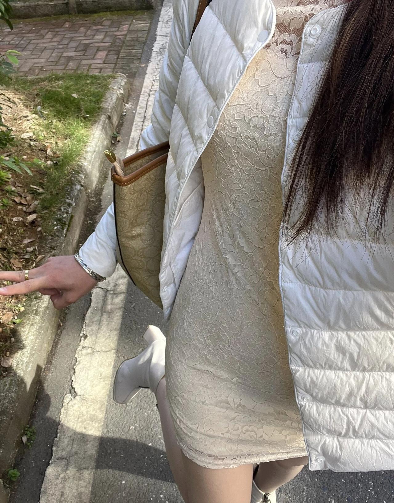 今天上海的天气不错呀，太阳🌞很好，出门走走，晒晒太阳，来一段艳遇吧，有想认识的