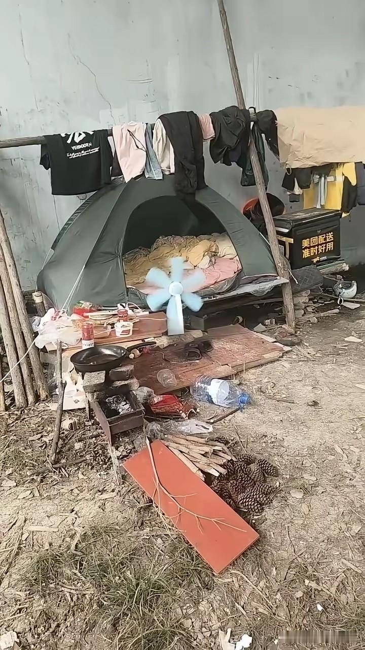 还是租个房子吧，这样也睡不好啊