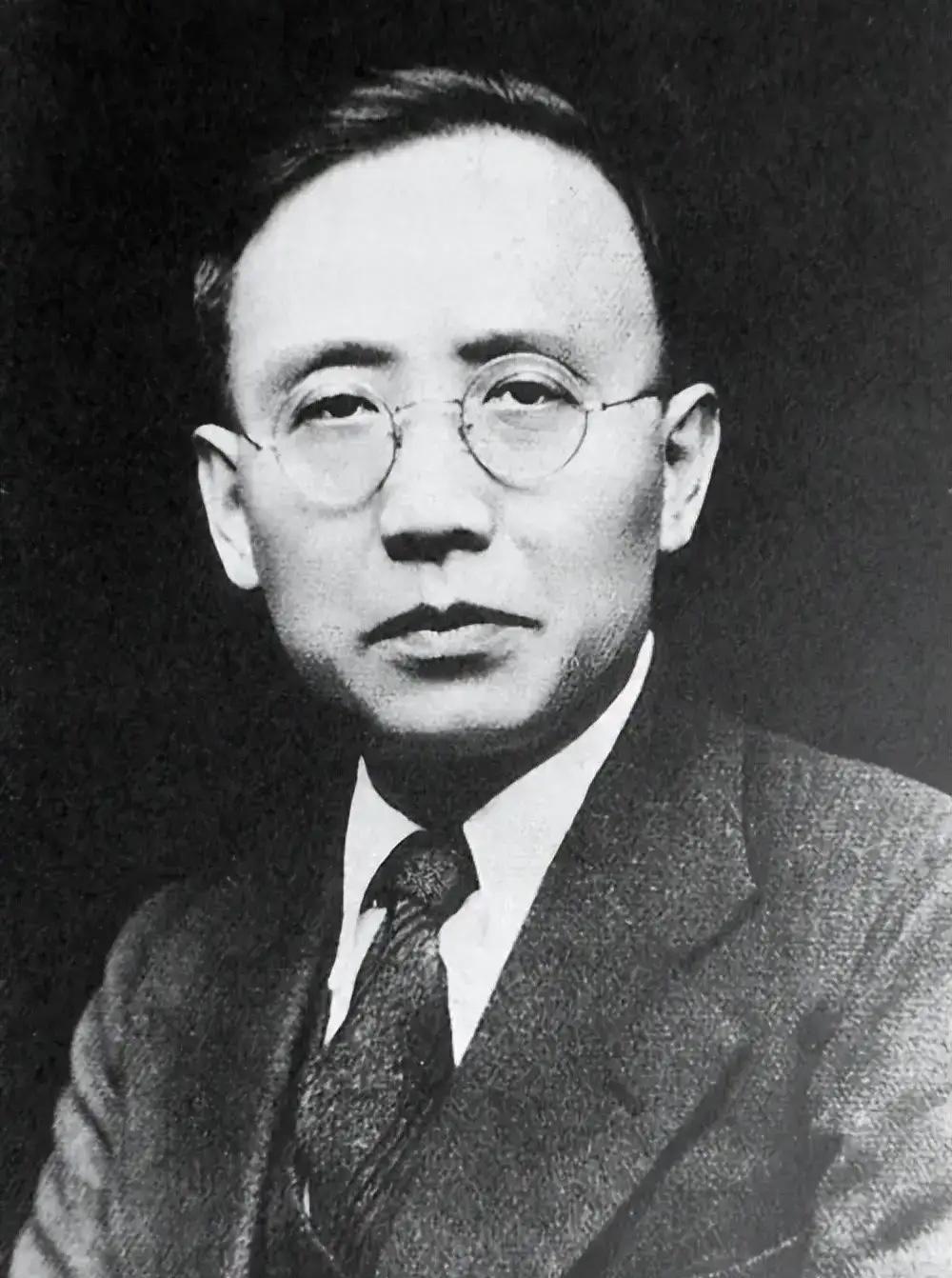 郭沫若新婚五天决绝离家。张琼华守了六十八年空房。一张红纸困住两个人一生。一