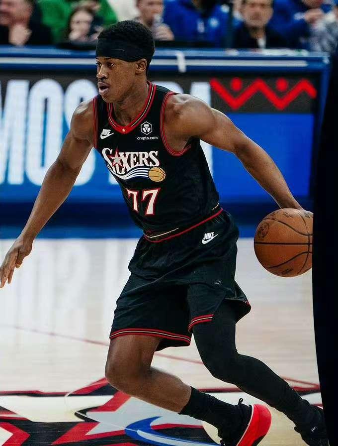 76人118-114黄蜂，四巨头谁是功臣，数据一目了然射手大队黄蜂本场三分竟然