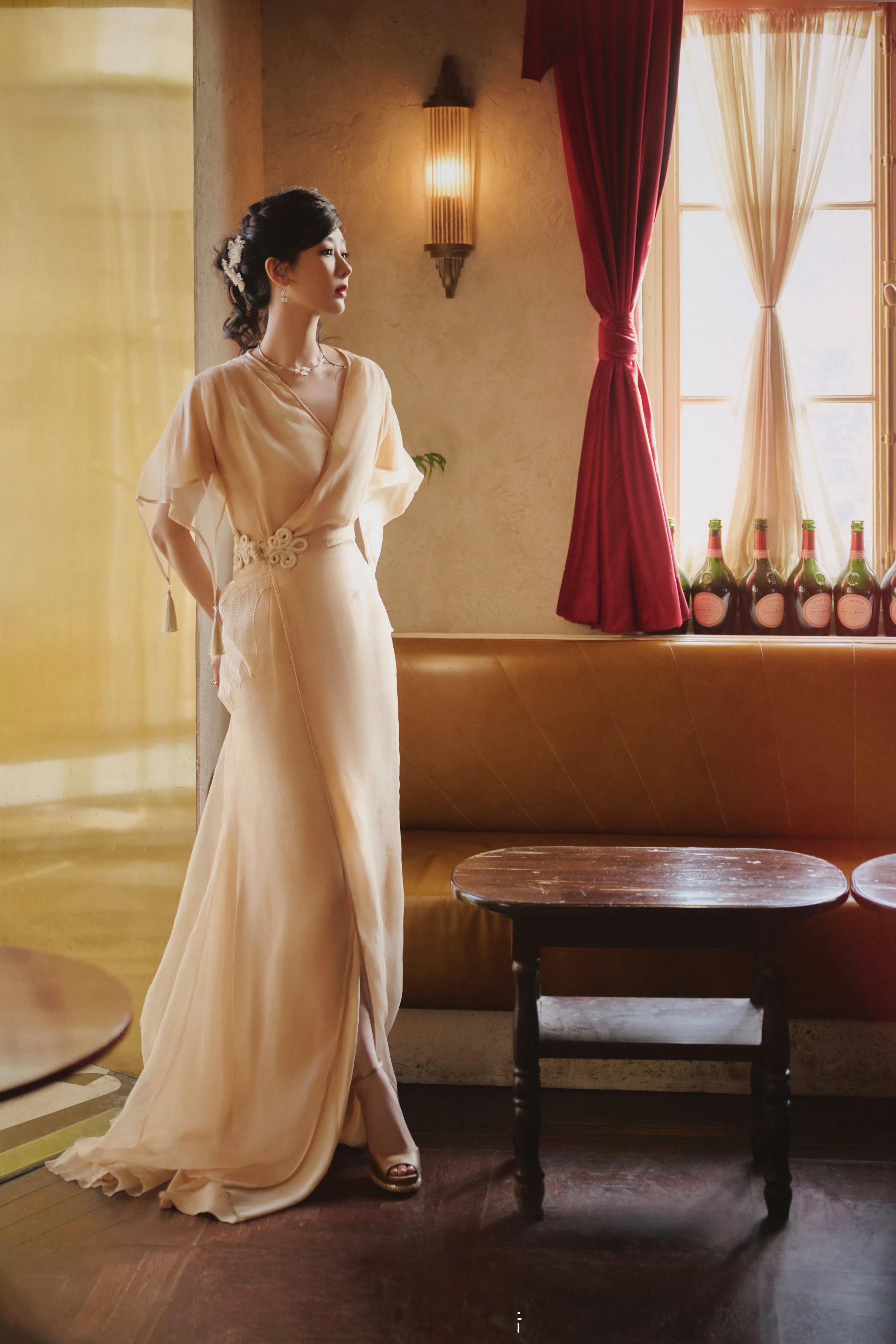 杨紫又上身新高定啦，今天是高贵典雅的公主呀。