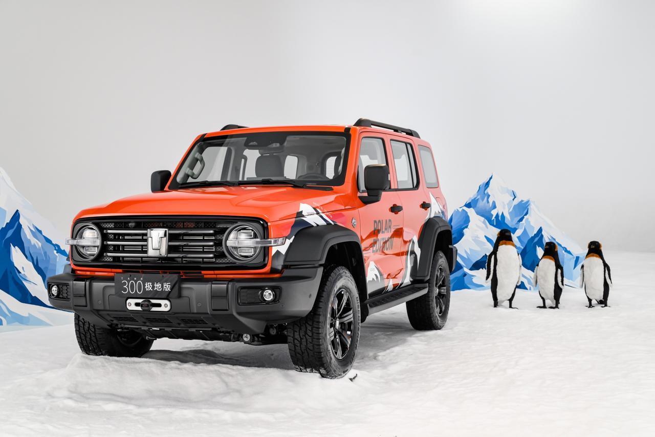 国产成功的硬派SUV，坦克300肯定占有一席，它一定程度平替普拉多成为国人喜欢的