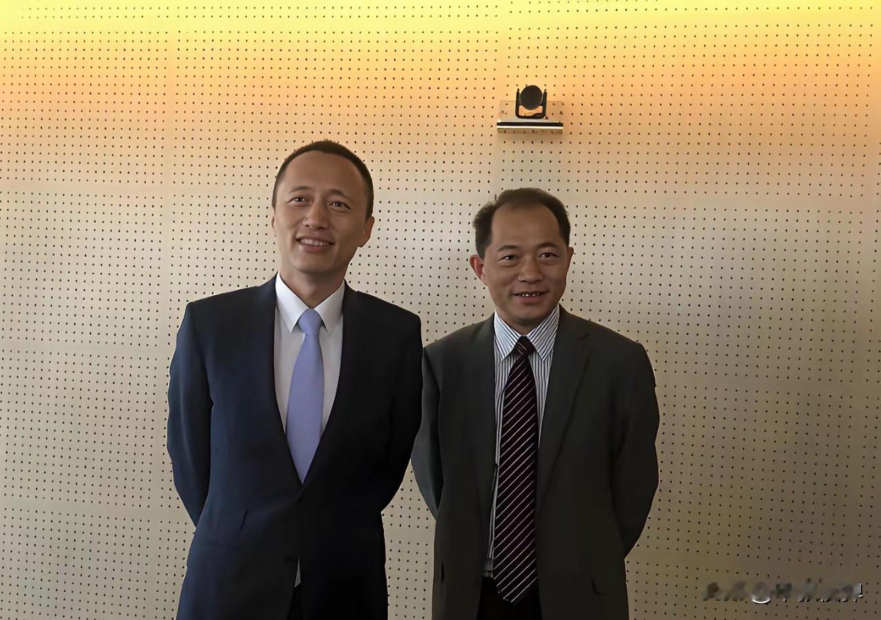 深圳九哥早已进去，亮哥辞职大概率是为了减少对万科的影响，后面离职了再进去就是他自