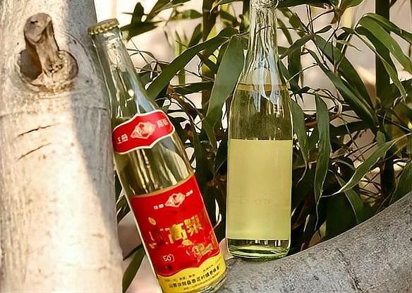 深山躲雨遇真情贵州农户暖心招待尽显人间纯粹善意近日，六位退休教师前往贵州