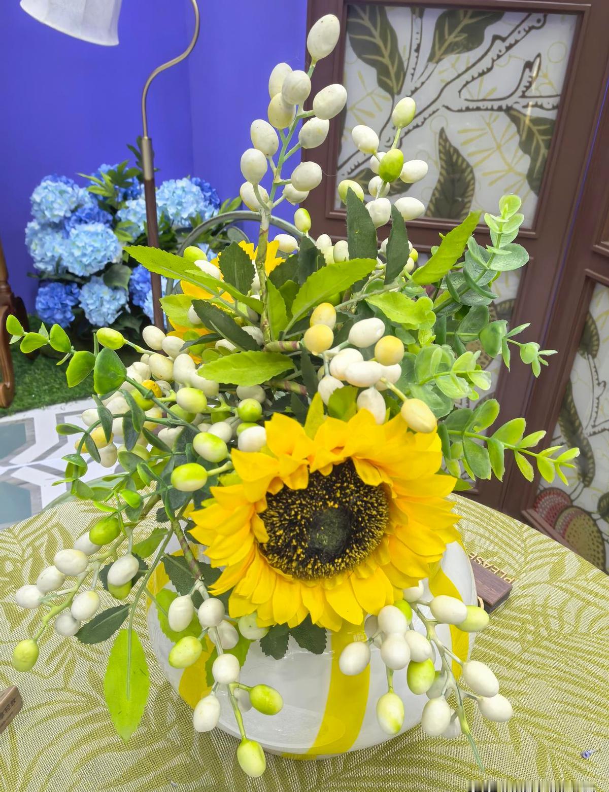 股市跌到3000点，你还在等啥？别再死扛了！手里股票绿得发慌，割还是不割？