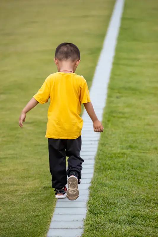 父母的教育和孩子的成长关系大了去了！《NatureHumanBehaviou