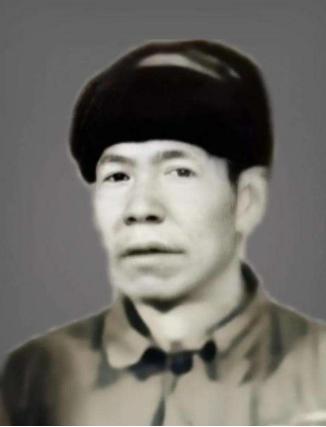 ☁1955年冬，抗战英雄肖万世，爱上地主家18岁女儿。上门提亲时，地主怒吼