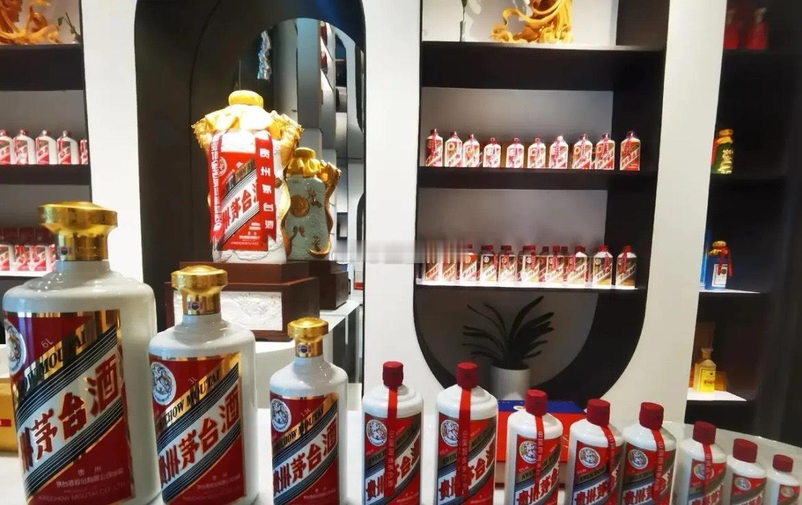 今年的白酒市场有多惨，不仅仅是白酒价格普遍跳水这么简单，前段时间的白酒上市公司三