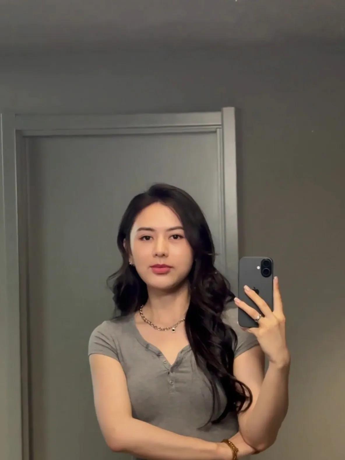 我发现一个很特别的现象，现在的儿媳妇对待婆婆的手段非常高明。以前儿媳妇是十分