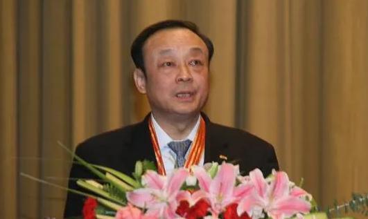 青岛市原副市长吴经建退休14年后被起诉！吴经建从2011年卸任副市长职位距今已