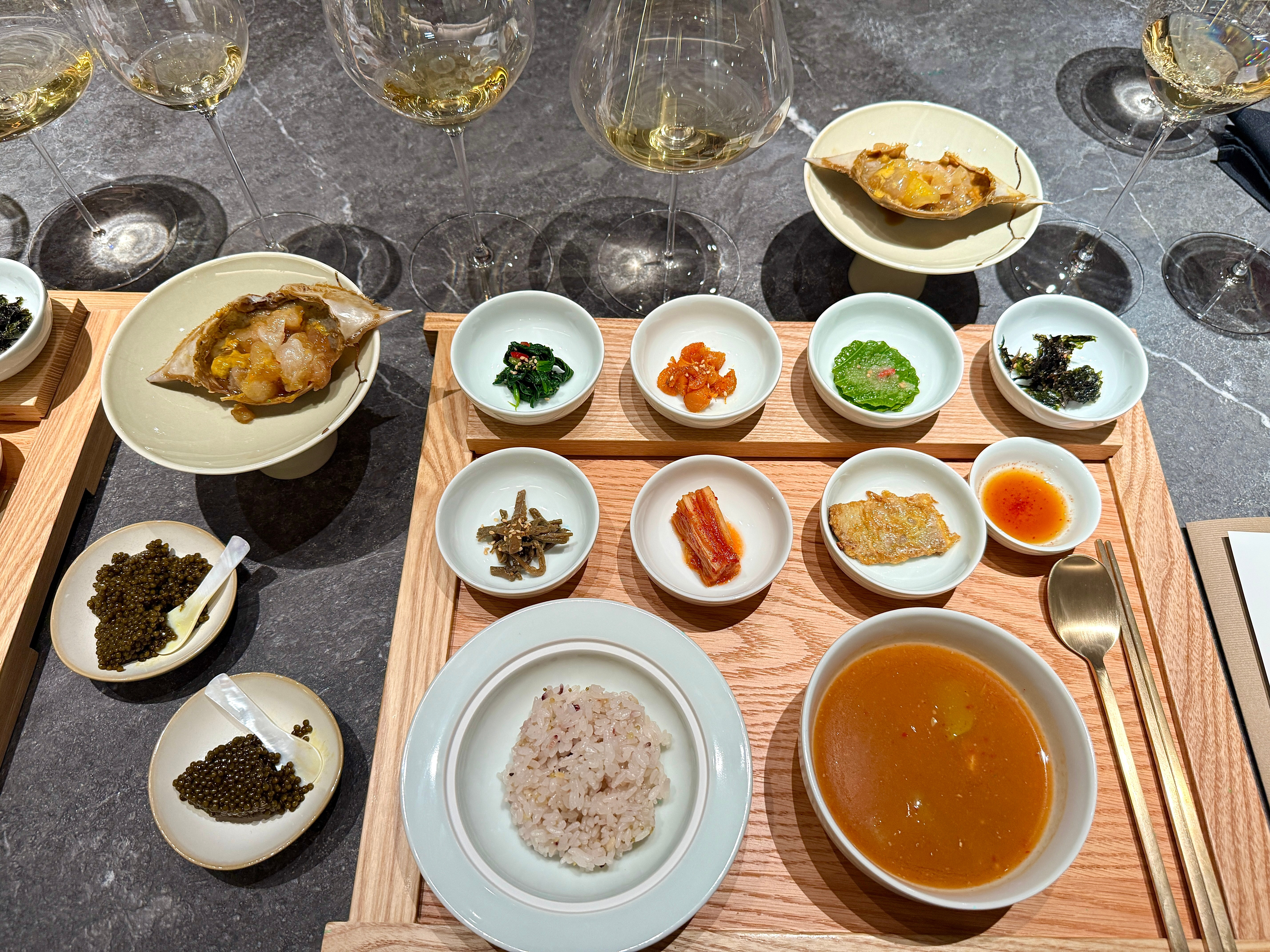 打卡杭州新开不久的韩国料理7thdoor听说这家在首尔连续6年米其林一🌟