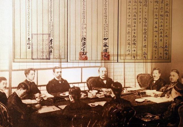 日本在甲午战争后为何咬死两亿两白银赔款？这个问题，李鸿章到死都没弄明白；清廷真正