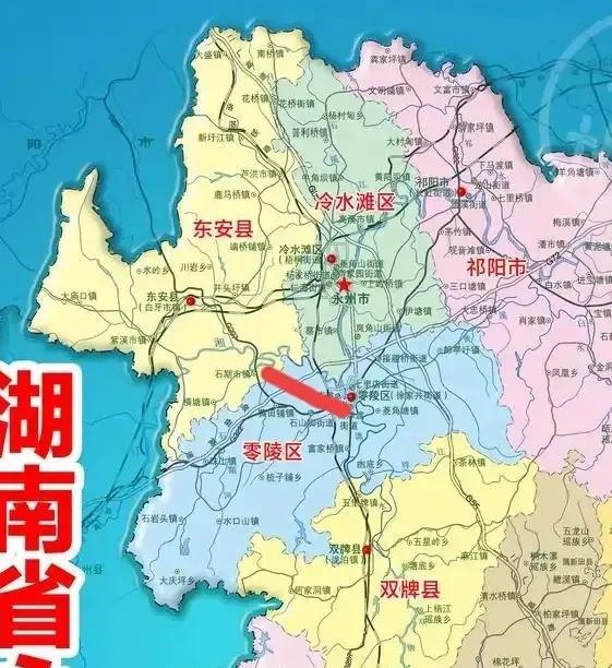 零陵区作为永州的一个中心城区，交通是滞后的。一条半死不活的洛湛铁路，公路网也不