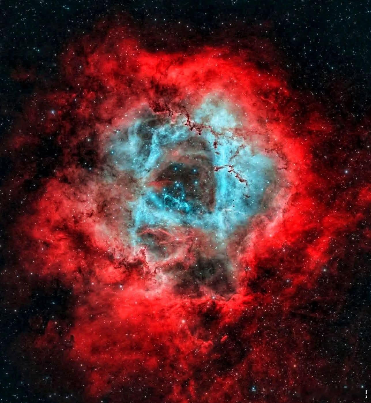 玫瑰星云——一朵令人叹为观止的宇宙玫瑰，在单角座星系中绽放，距离我们5000光年