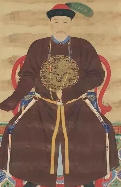 1734年，被囚禁长达26年的康熙皇长子胤褆，以63岁之龄病逝。这位圈禁半生的皇