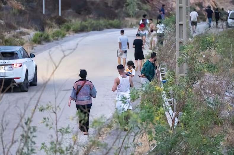 乘兴而来，败兴而归，7月31日涌入西班牙休达的6万非法移民，目前已经有4.83万