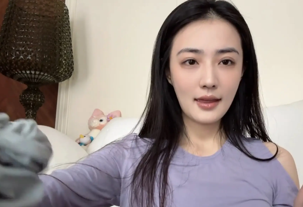 徐璐分享独处时光vlog素颜出镜大方又自信。4月6日，徐璐在个人社交账号分享了