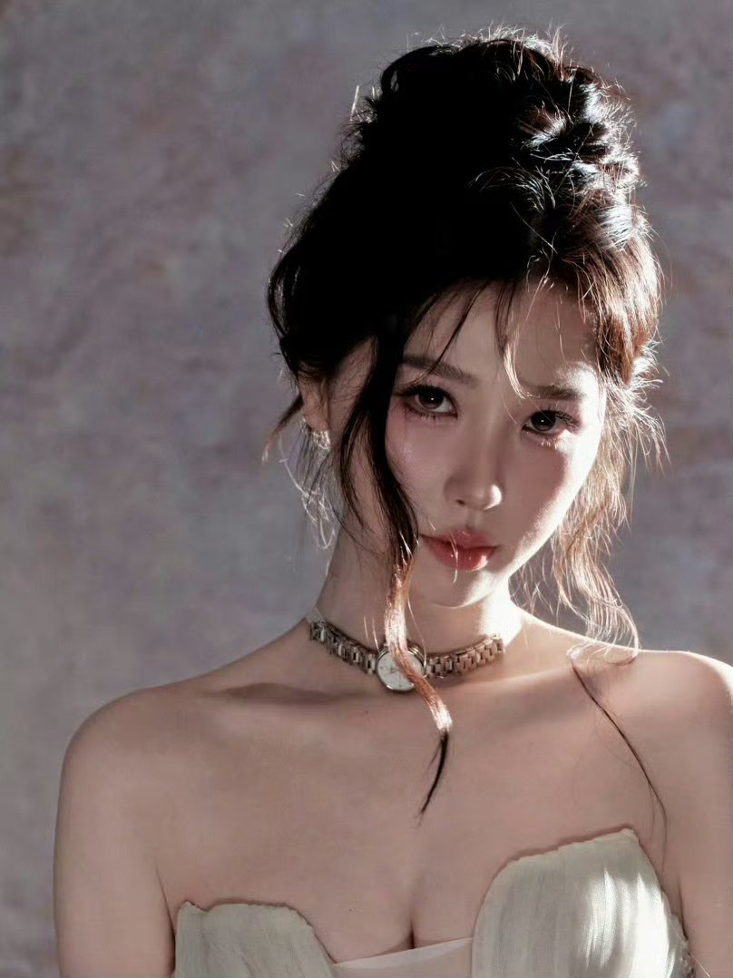 虞书欣更新微博，大美女！