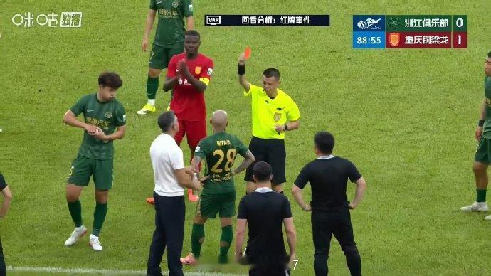 李镇全未能逃脱追罚停赛2场4月10日晚，中足联通过官方渠道宣布，中超重庆铜梁