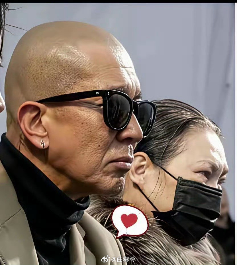 具俊晔对大S是真爱呀！一年时间，他一下子苍老了许多，比身旁的丈母娘还要老！