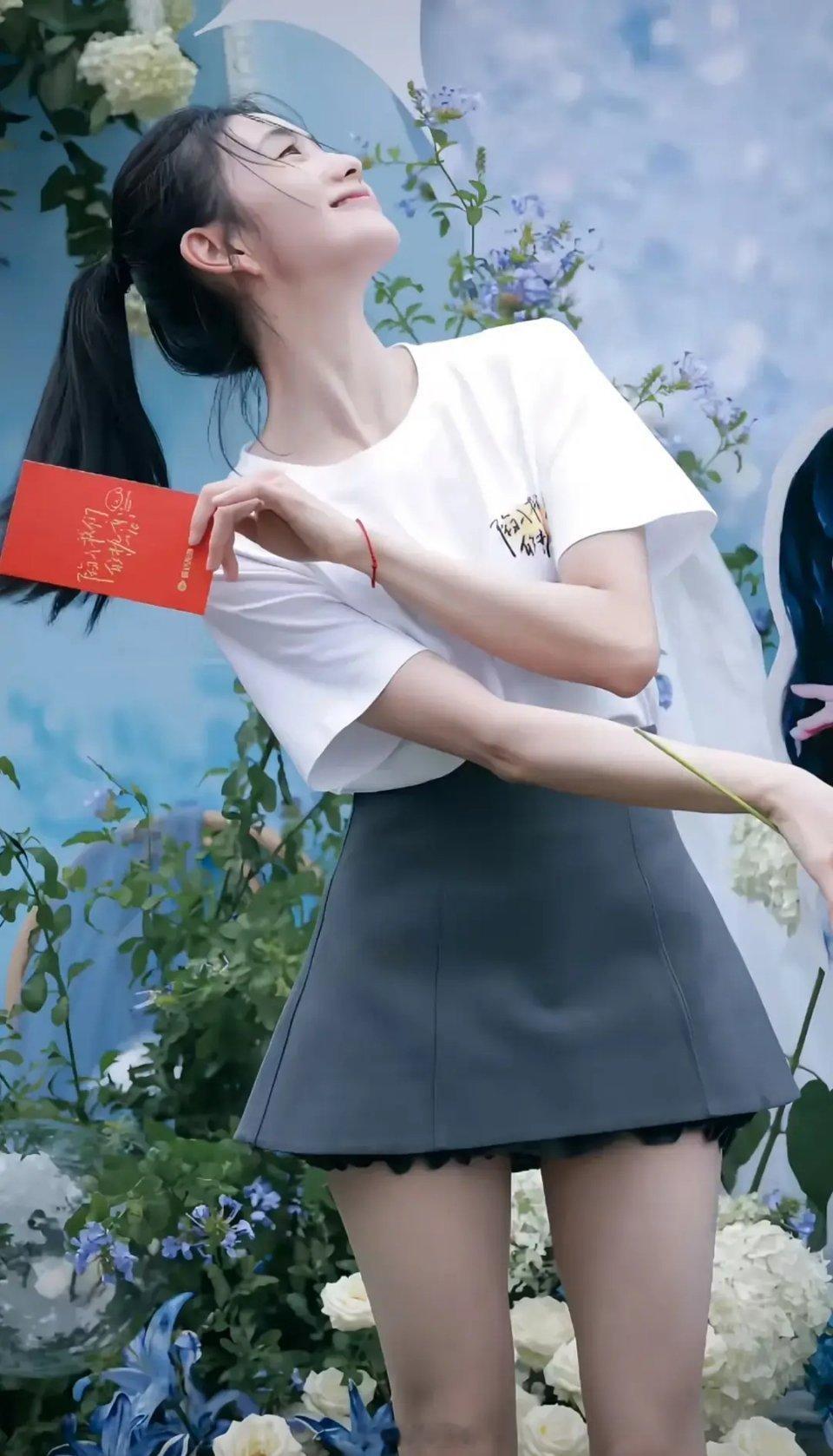 刘浩存这种气质到底要怎么练啊！！！感觉做十年普拉提都没有这种柔美​​​