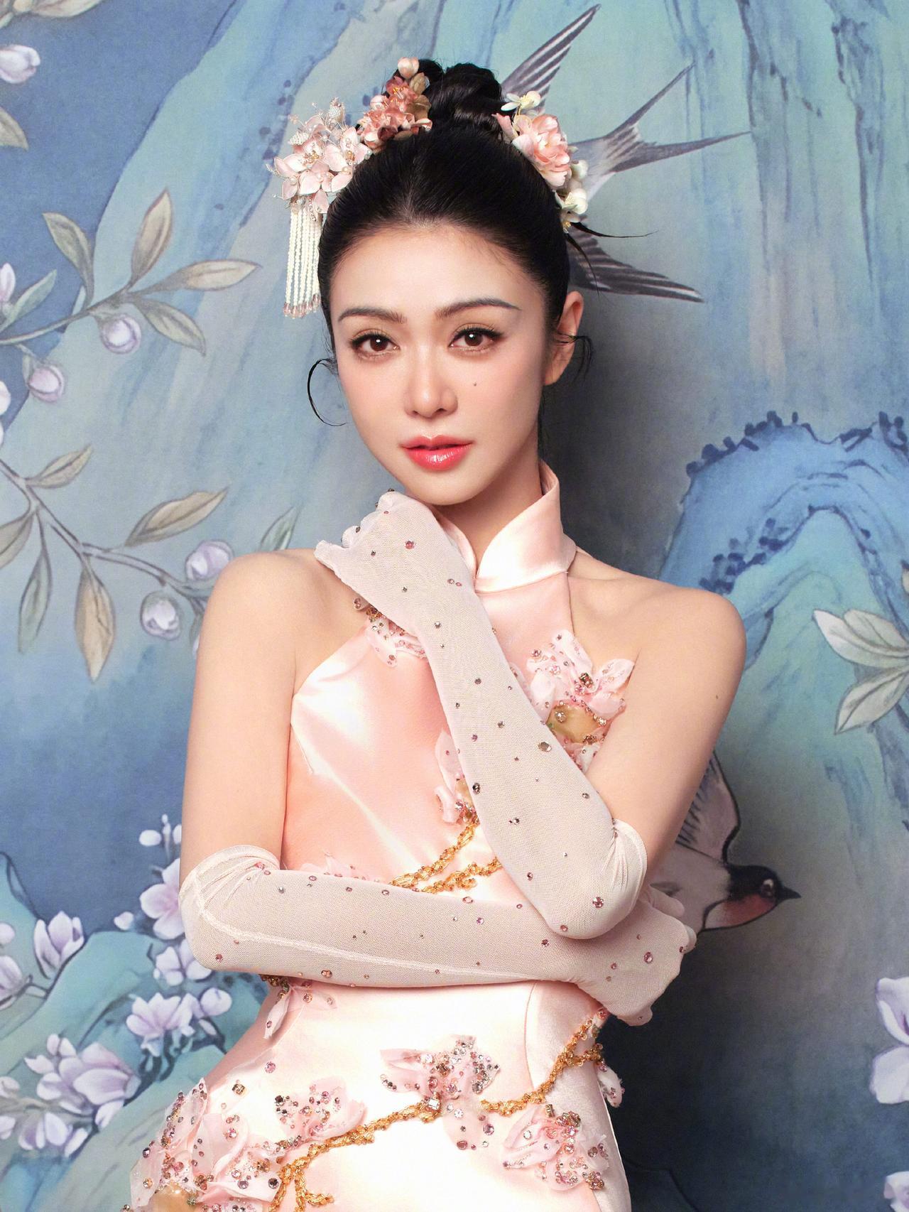 晒图笔记大赛美女明星旗袍穿搭写真