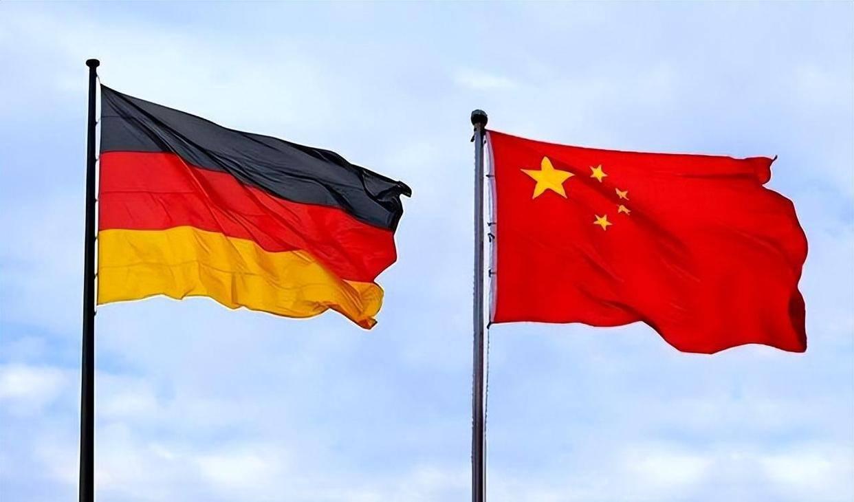 被中国电车“打醒”了？ 德学者说了真话：过去西方错在打心底里不相信中国！ 