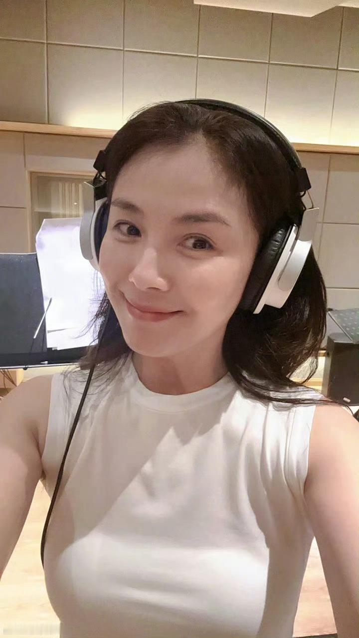 三颗水蜜桃！我吃！刘涛什么时候再发这种