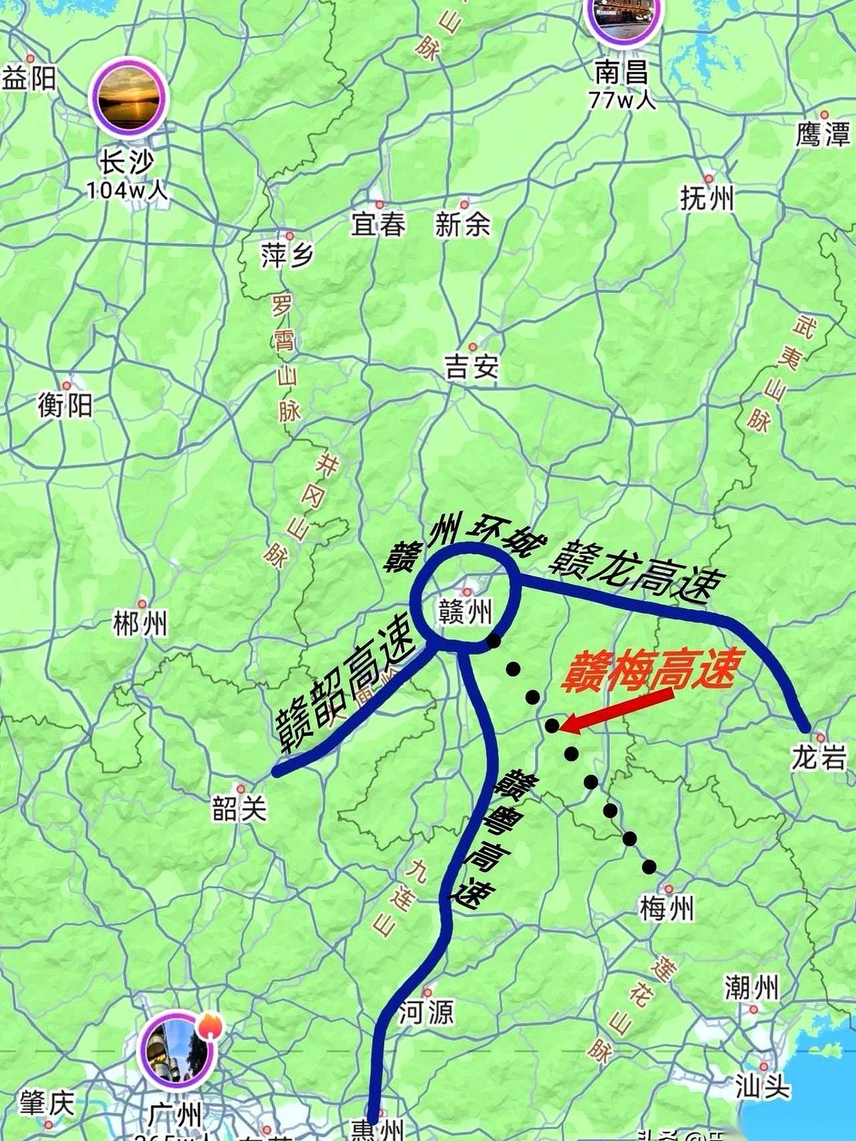 从梅州去赣州，两市城区之间至今没有直达的高速公路，全程非得绕走一个“之”字形，跑