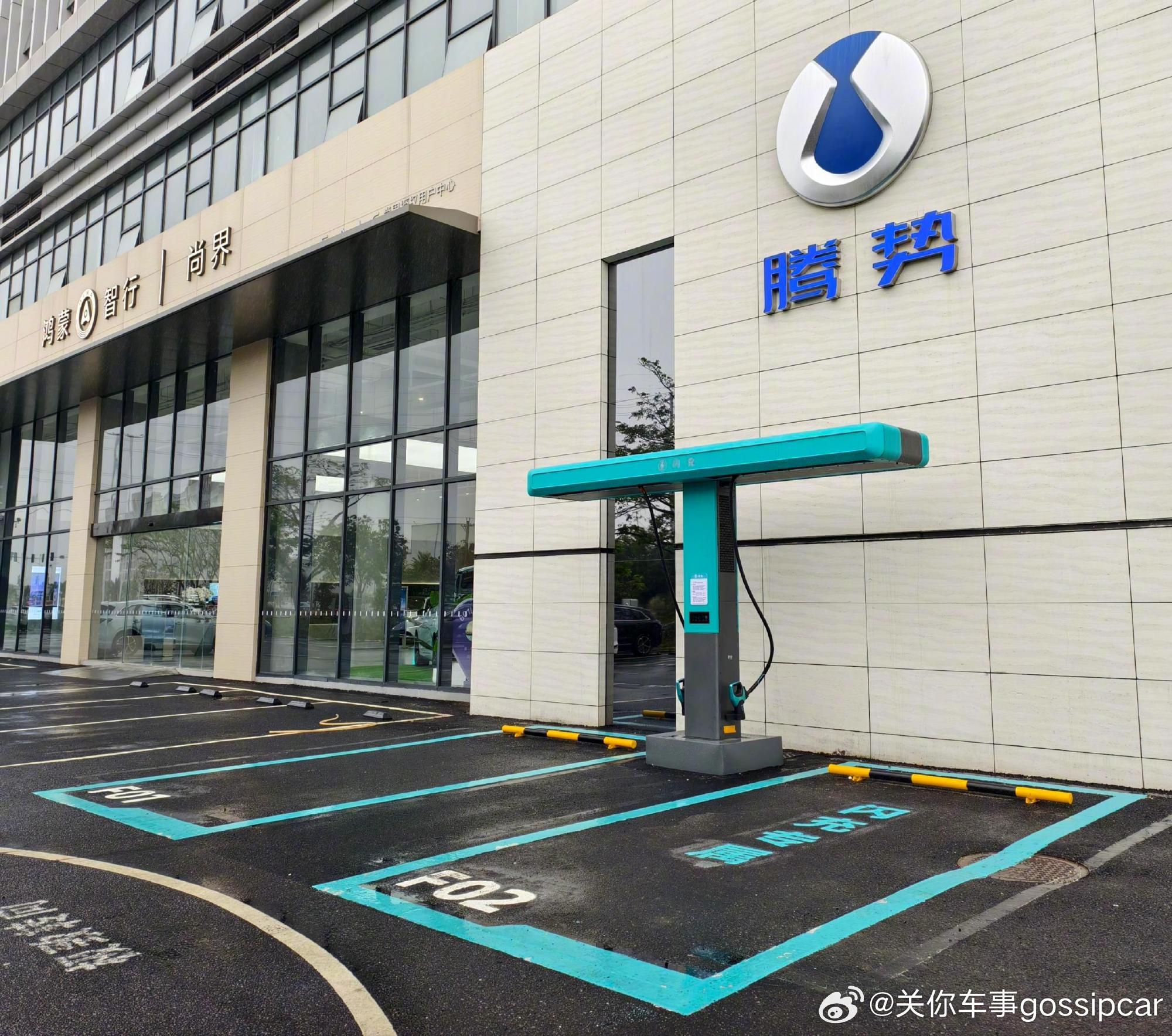 昨天，比亚迪不是发布闪充嘛，单枪能到1500kW。我猜建设费用应该挺高的，我错了