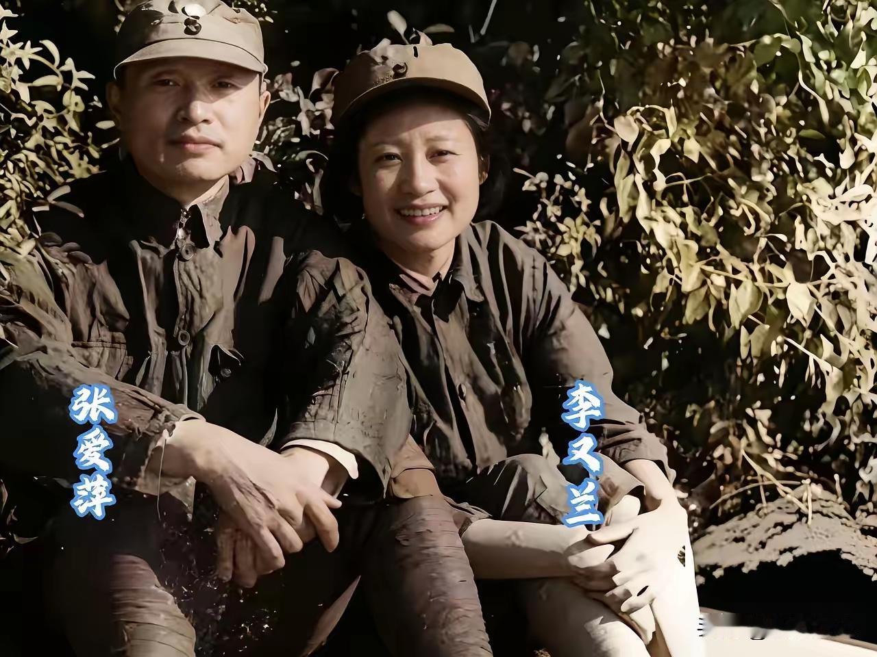 她是新四军公认的第一美女，出身名门却勇赴硝烟，一身军装、皮带束腰，利落短发，素面